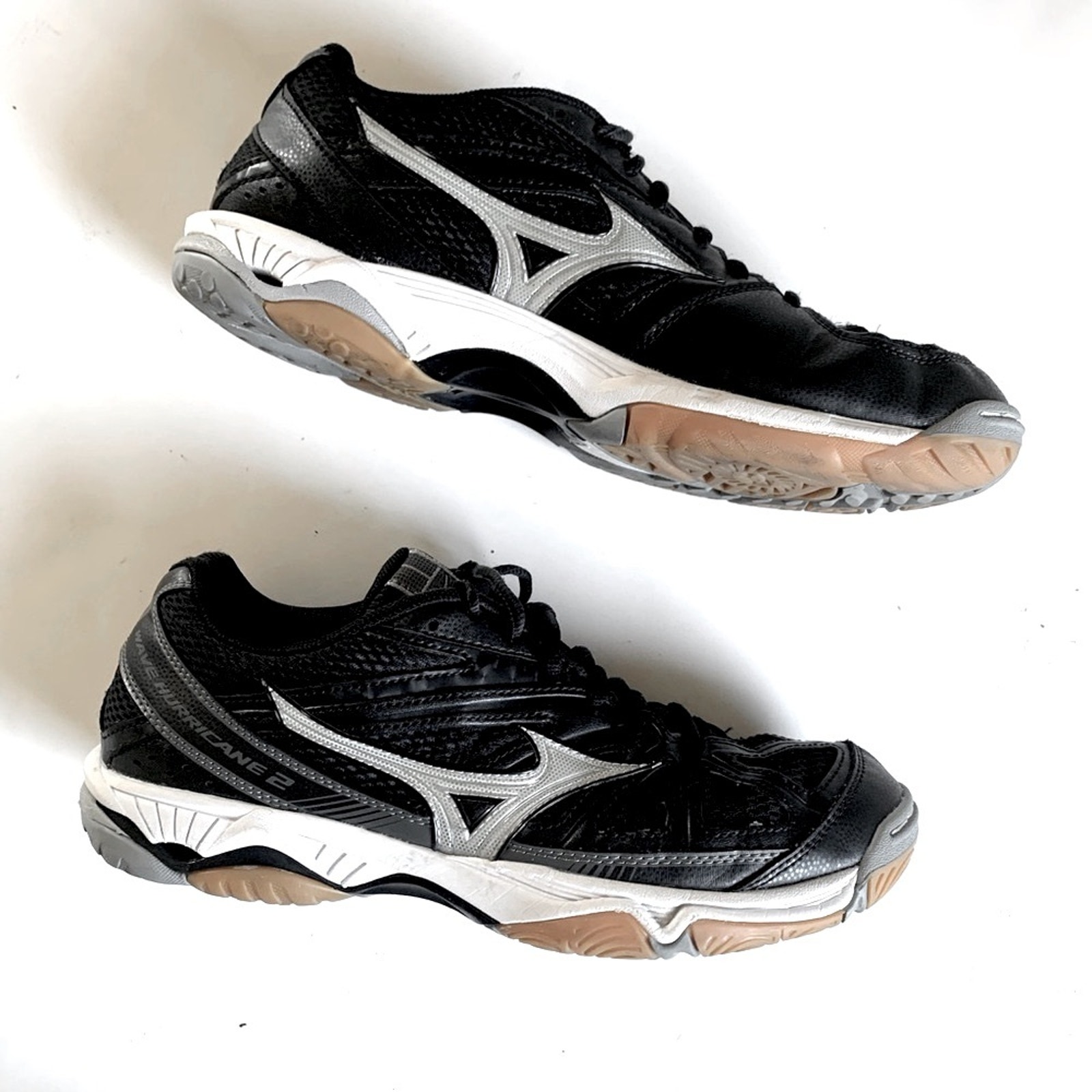 Mizuno Wave Hurricane 2